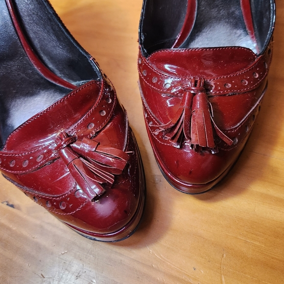 Tassled Patent Leather Spectator Pumps 💜 - Picture 5 of 12